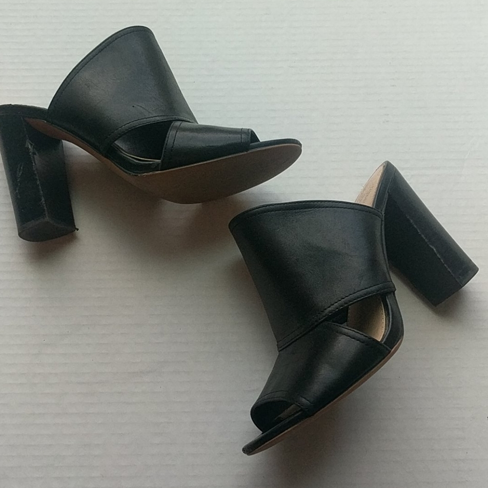 VINCE CAMUTO/ heeled slingbacks